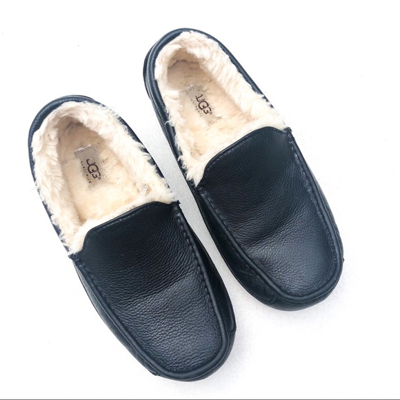 UGG Other - Like New UGG Ascot Slipper